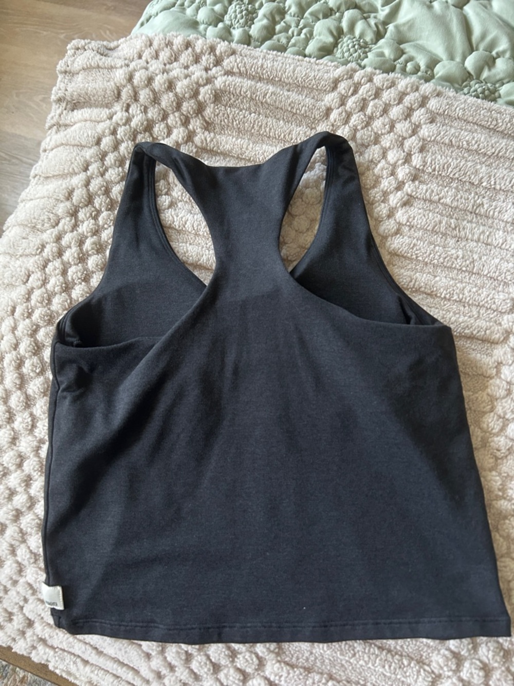 Vuori Black Crop Tank Top - Picture 6 of 6